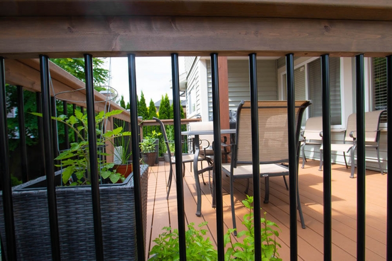 Veranda Deck Stair Railing Kit Round Balusters Peak Products (Canada)